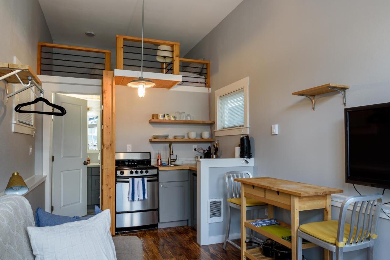 Tiny House By Kabino Mini Modern Tiny Home Heart Of Green Lake Pet Friendly Wifi Loft Up Ladder Plus Sleeper Sofa Сіетл Екстер'єр фото